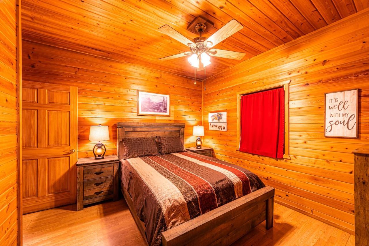 Cabin #4 The Wolves Den - Pet Friendly- Sleeps 6 - Playground & Game Room بايسون المظهر الخارجي الصورة