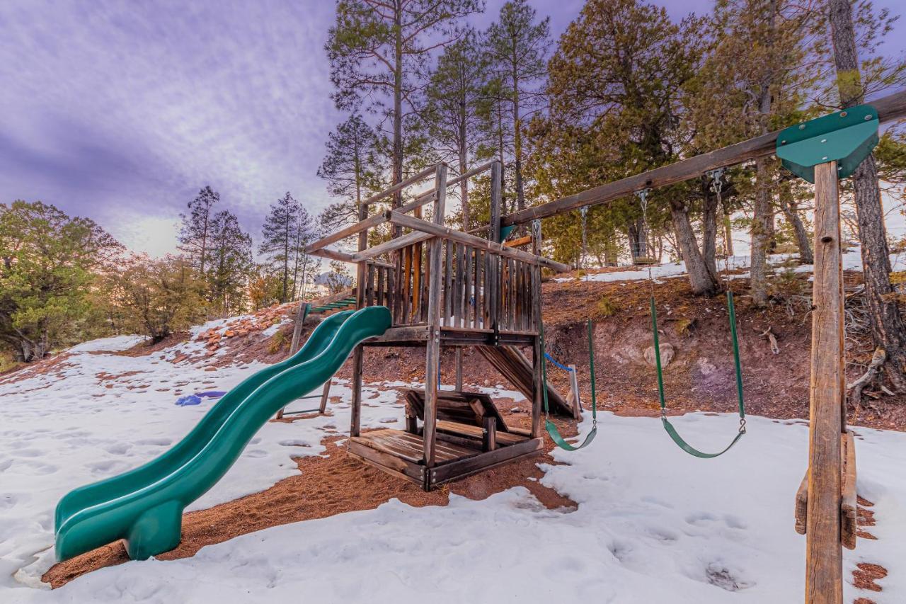 Cabin #4 The Wolves Den - Pet Friendly- Sleeps 6 - Playground & Game Room بايسون المظهر الخارجي الصورة