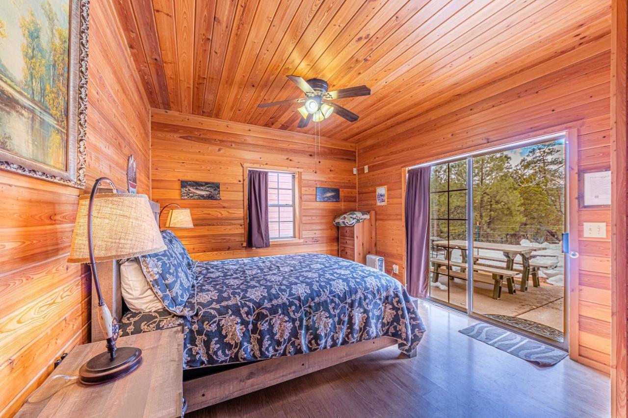 Cabin #4 The Wolves Den - Pet Friendly- Sleeps 6 - Playground & Game Room بايسون المظهر الخارجي الصورة